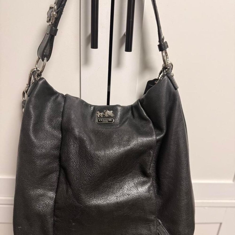 Coach Black Pebbled Hobo Shoulder Bag Zip Top Purple Lined Pockets Silver